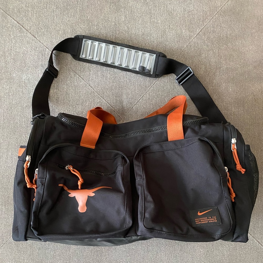 EUC Nike Utility Power Training Duffle Bag Texas Longhorns